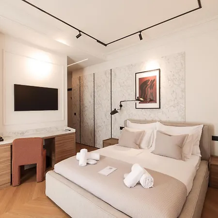 Πανσιόν Estium Heritage 4*