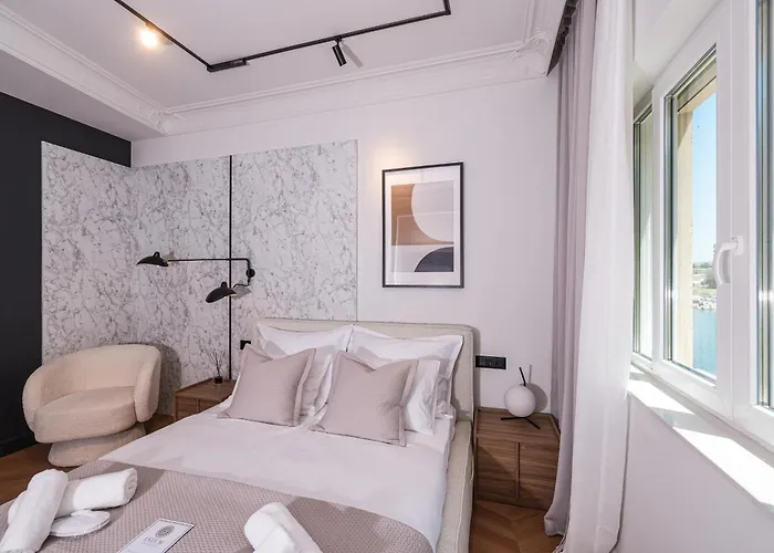 Estium Heritage בית הארחה זאדאר