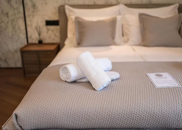 בית הארחה Estium Heritage זאדאר