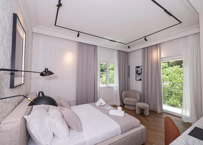 Estium Heritage בית הארחה 4*