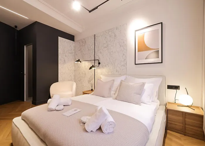 בית הארחה Estium Heritage זאדאר